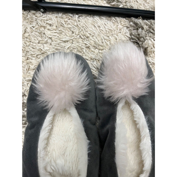 Gray Furry Slip On Soft Plush Slippers w PomPom Sz S/M Bluestar Clothing - Picture 3 of 7